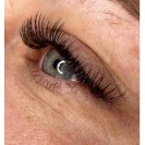 Light Hybrid Lash Extensions